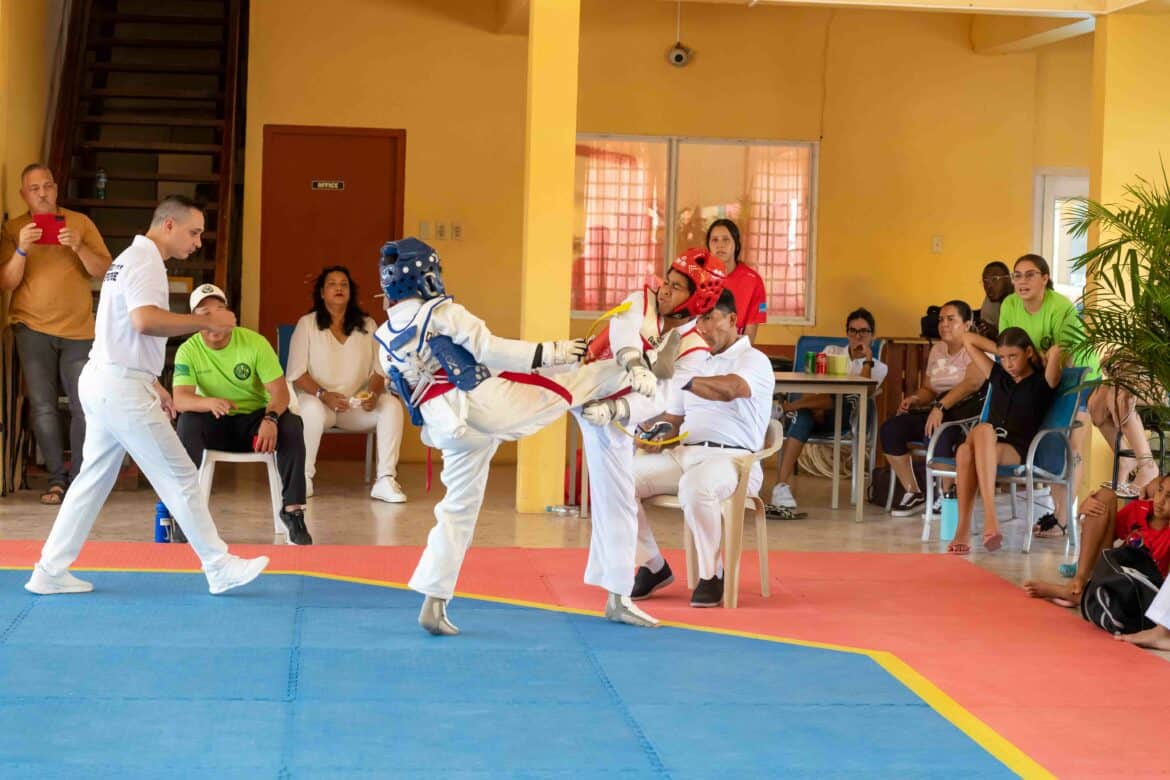 Chaco Taekwondo Academy a sali Best Team den Ultimate Taekwondo